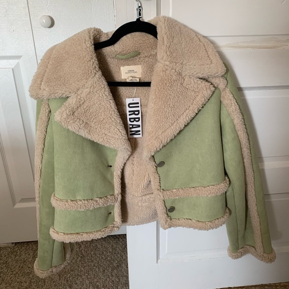 Urban Outfitters Chloe Faux Shearling Cropped Jacket - Picture 2 of 7